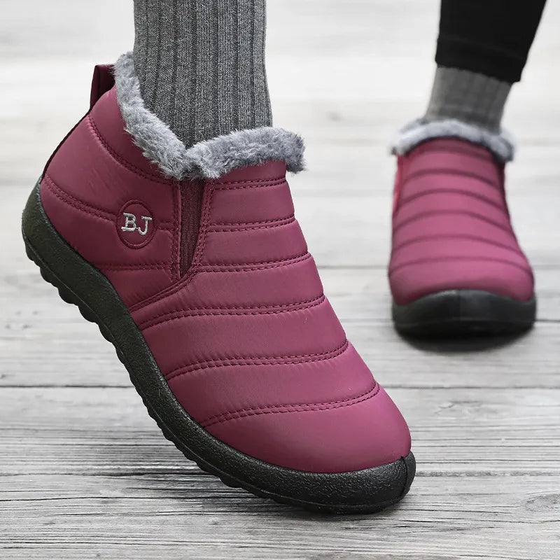 Black winter comfort boots with faux-fur lining and non-slip sole