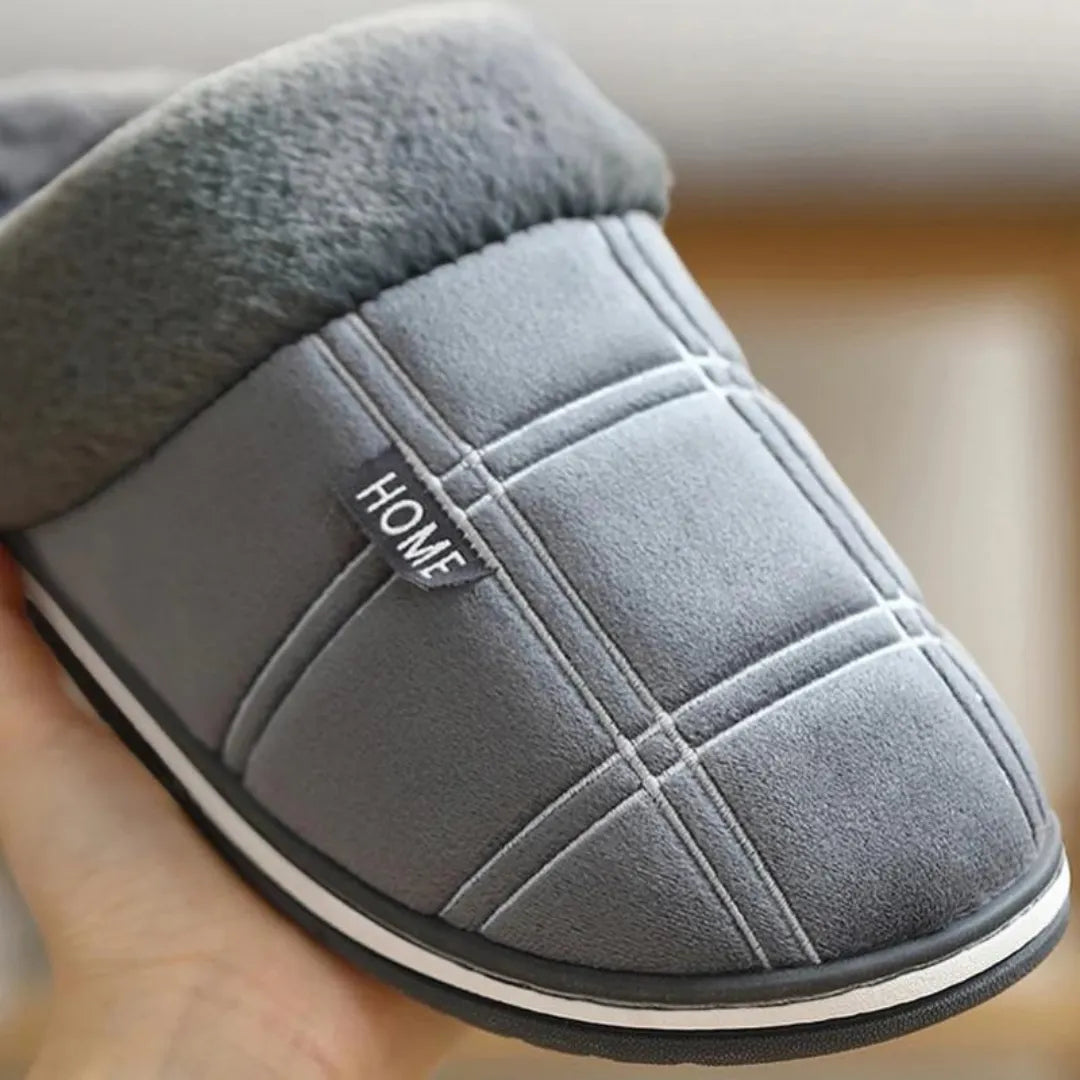 Side profile of Huxley house slippers showing 1–3 cm sole height