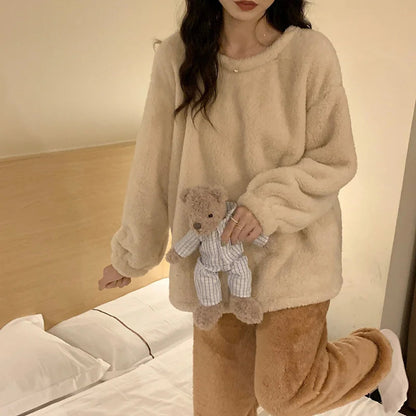 Women's fleece loungewear set — plain design detail