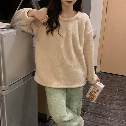 Women's winter pyjama set in soft fleece fabric