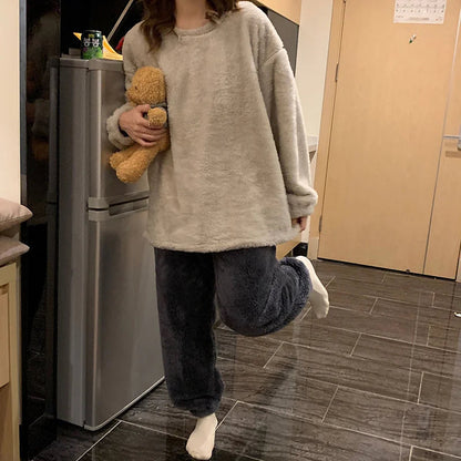 Women's two-piece fleece pyjama set front view