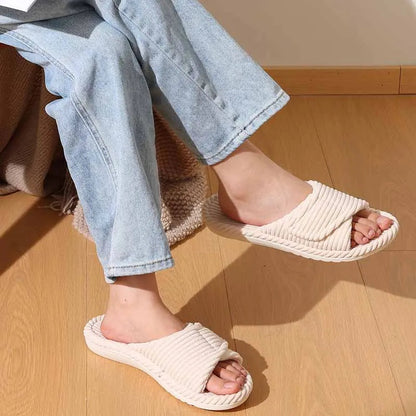 Beige women's open-toe faux fur slippers for indoor and patio use