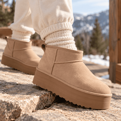 Avery women's sheepskin boots with platform sole, pair view